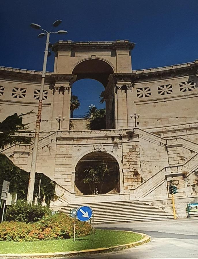 Piazza Martiri Rooms Cagliari Eksteriør billede